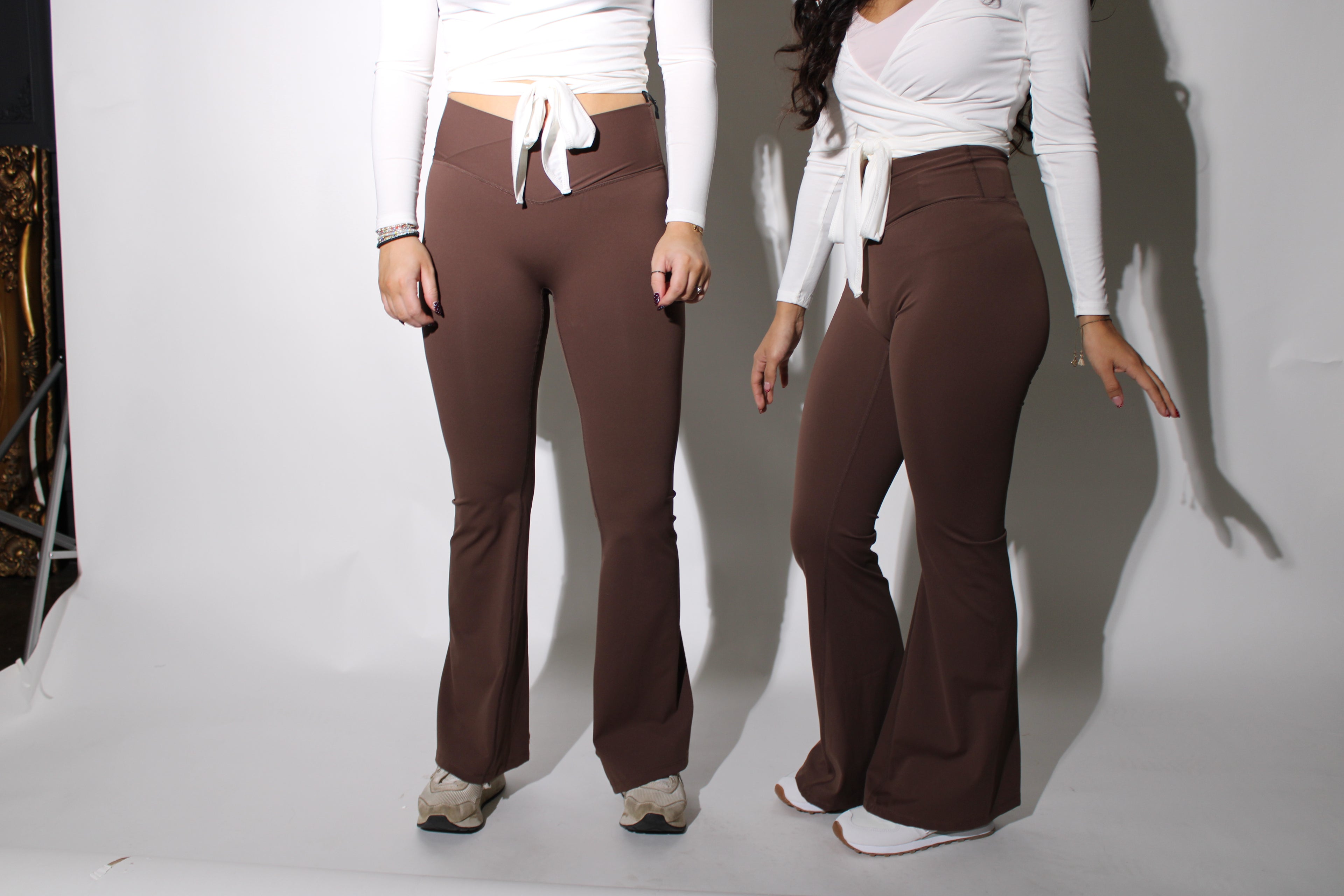 Isla Crossover Flare Leggings